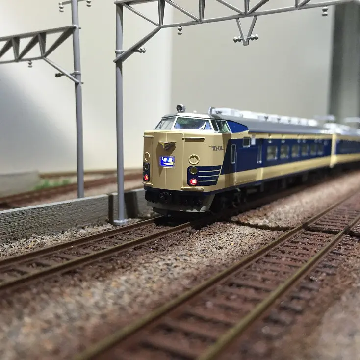 581系「彗星」（クハネ581増備車）が入線しました。KATO 10-1354