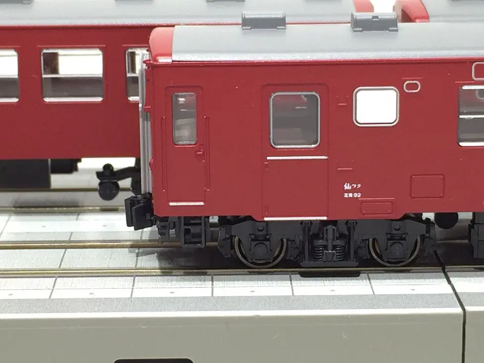 50系 赤い客車入線です。ついでに弄る KATO 5142 / 5143
