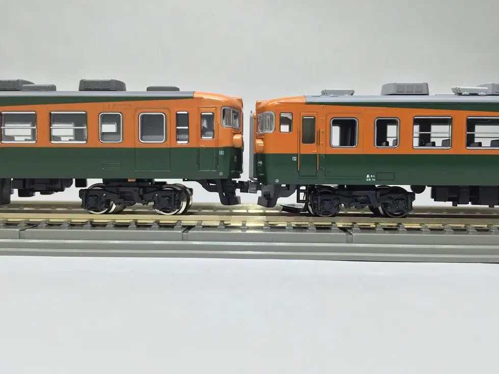 KATO「伊那」「こまがね」のクハ165を銀河モデルのパーツで試に