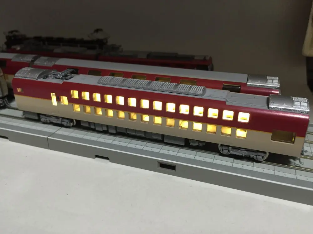 285系サンライズエクスプレスを弄る。その5 テープLEDで室内灯