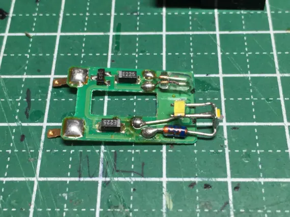 209系南武線が入線です。ついでに弄ります。 TOMIX 92794