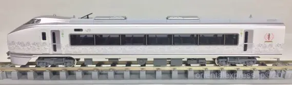 651系1000番台「伊豆クレイル」タイプの入線です。 KATO 10-944