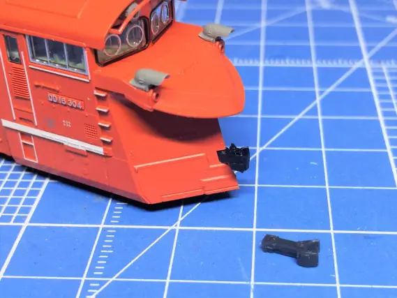 DD16 12 kato ディーゼル機関車　ライト点灯動力動作確認済カプラー無し KATO DD16 の入線です。DD16 304ラッセルもついでに弄る。7013