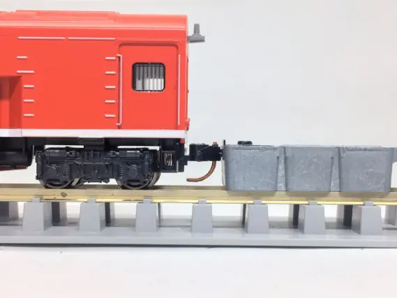 KATO DD16 の入線です。DD16 304ラッセルもついでに弄る。7013