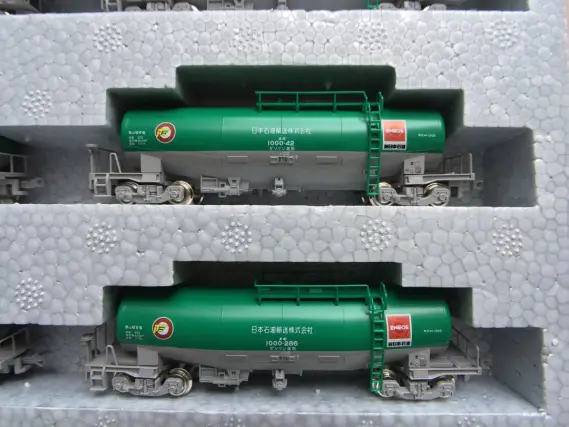 KATO 10-825 タキ1000 タキ1000 日本石油輸送色が入線しました。 KATO 10-455