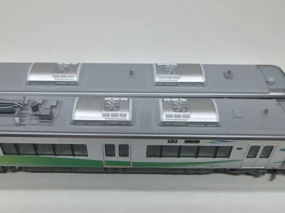 521系 室内灯、ウェザリングあり KATO 521系に室内灯 | 続・赤い狐と緑の狸