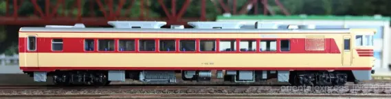 キハ81系「いなほ・つばさ」とキハ82 900番台・キハ80初期形が