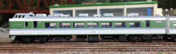 KATO 10-1501/1502 189系あさま小窓編成9両フル②編成違い KATO 10-1501/1502 189系あさま小窓編成9両フル②編成違い