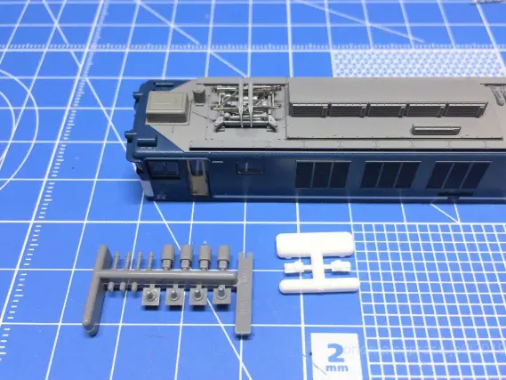 ラウンドハウス 3023-5 EF64 1000 JR貨物広島更新色タイプ KATO(ラウンドハウス) EF64広島更新色 入線！ - れいるのおと