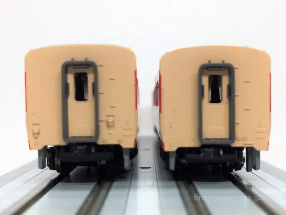 キハ58系(非冷房車) 急行「いいで」が入線しました。KATO 10