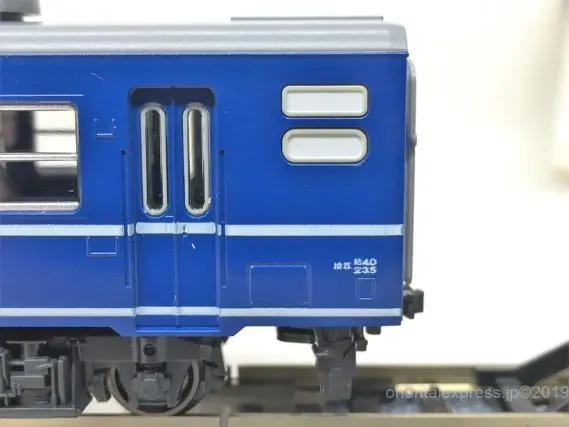 新 12系客車「国鉄仕様」が入線しました。KATO 10-1550 急行形