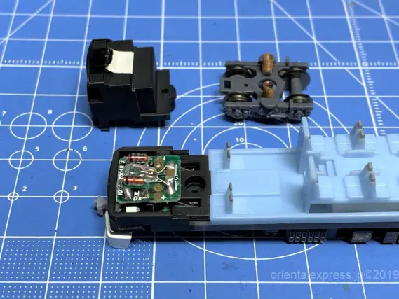 215系1次車「湘南ライナー」を弄る。その1 MICROACE A0020 10両