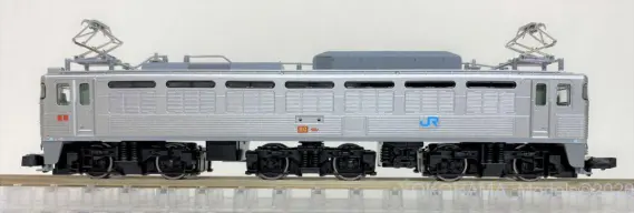 TOMIX トミックス Nゲージ 7128 EF81 300 2次形 EF81 300番台のステンレスが入線です。TOMIX 7128 | NGaugeJP