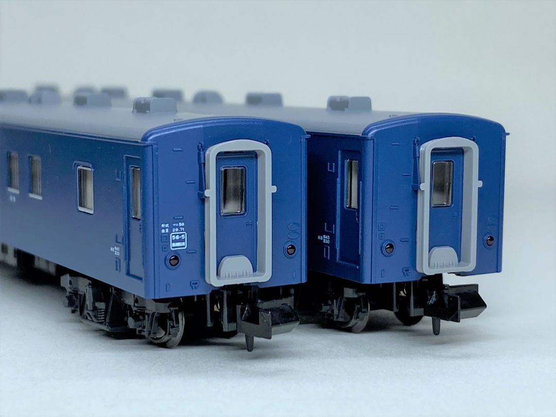 マニ44・オユ14が入った郵便荷物列車「東海道・山陽」後期編成が入線 