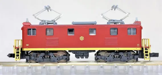 秩父鉄道 デキ200 パレオエクスプレス（赤茶）が入線。MICROACE