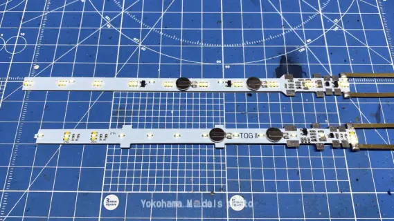 NゲージKATO 用　新蓄電式室内灯　20本　(白色or電球色) NゲージKATO 用 新蓄電式室内灯 20本 (白色or電球色) Amazon.