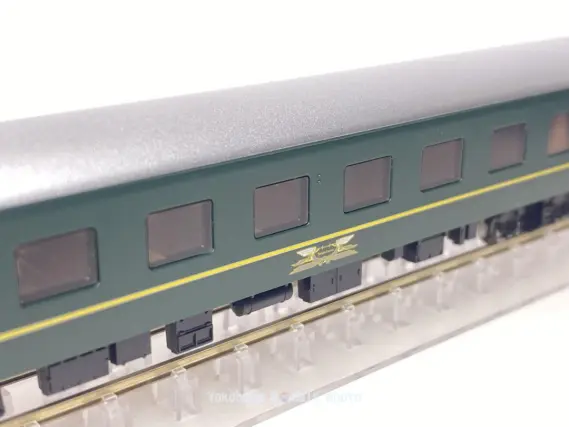 ダイヤモンドパターンラグ 入門用 EF81・24系トワイライトエクスプレスが入線です。TOMIX