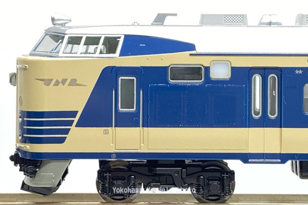 581系 (スリットタイフォン) が入線しました。 KATO 10-1717 ☆彡 横浜 