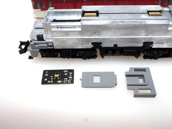 ED75形1000番台 前期型・JR貨物更新車が入線しました。 TOMIX