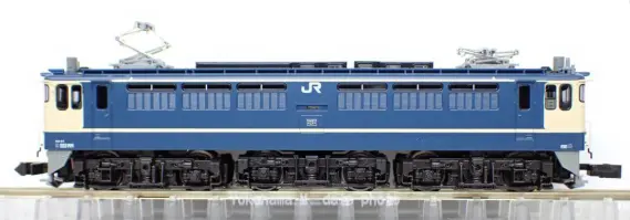 EF65 2000番台 復活国鉄色が入線です。 KATO 3061-7 スロット