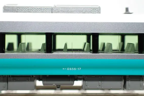 E657系(E653系リバイバルカラー緑)「ひたち・ときわ」が入線しま