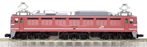 EF81 600番代（JR貨物更新色）が入線です。TOMIX 7180