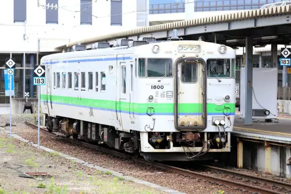 キハ40 1700番代（タイフォンあり）が入線しました。 TOMIX 7435